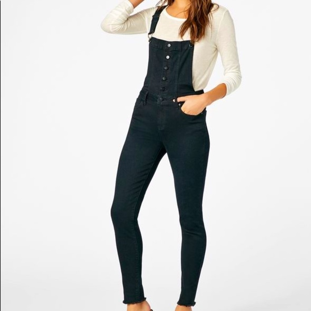 JustFab Black Skinny Denim Overalls
